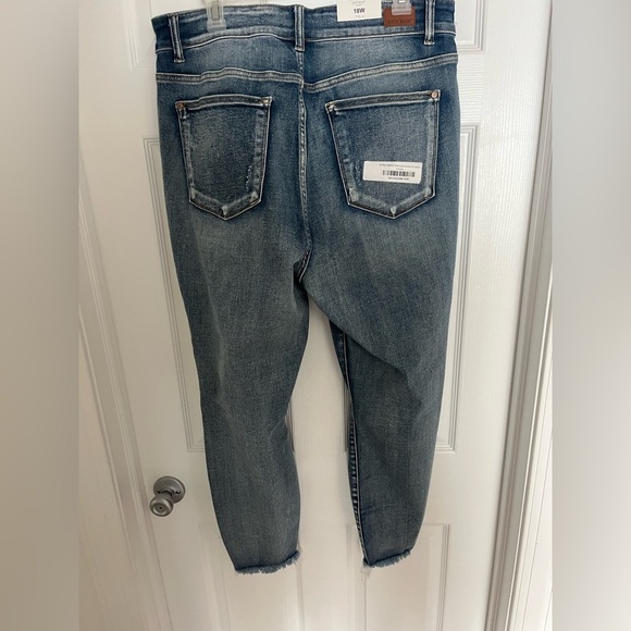 Judy Blue High Rise Distressed Jeans - Blue - Picture 2 of 9